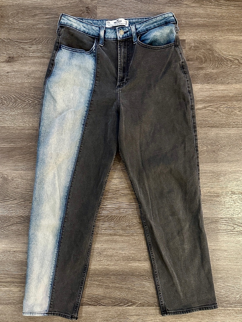 Hollister Ultra High-Rise Vintage Straight Two-Tone Jeans Size 11L W30 L29